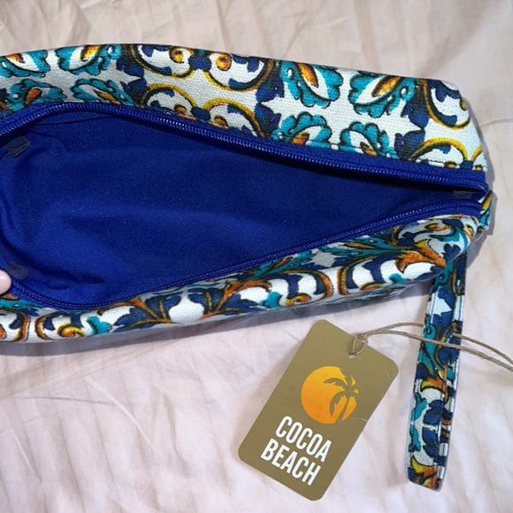 New Cosmetic Bag 💄 - Picture 3 of 3